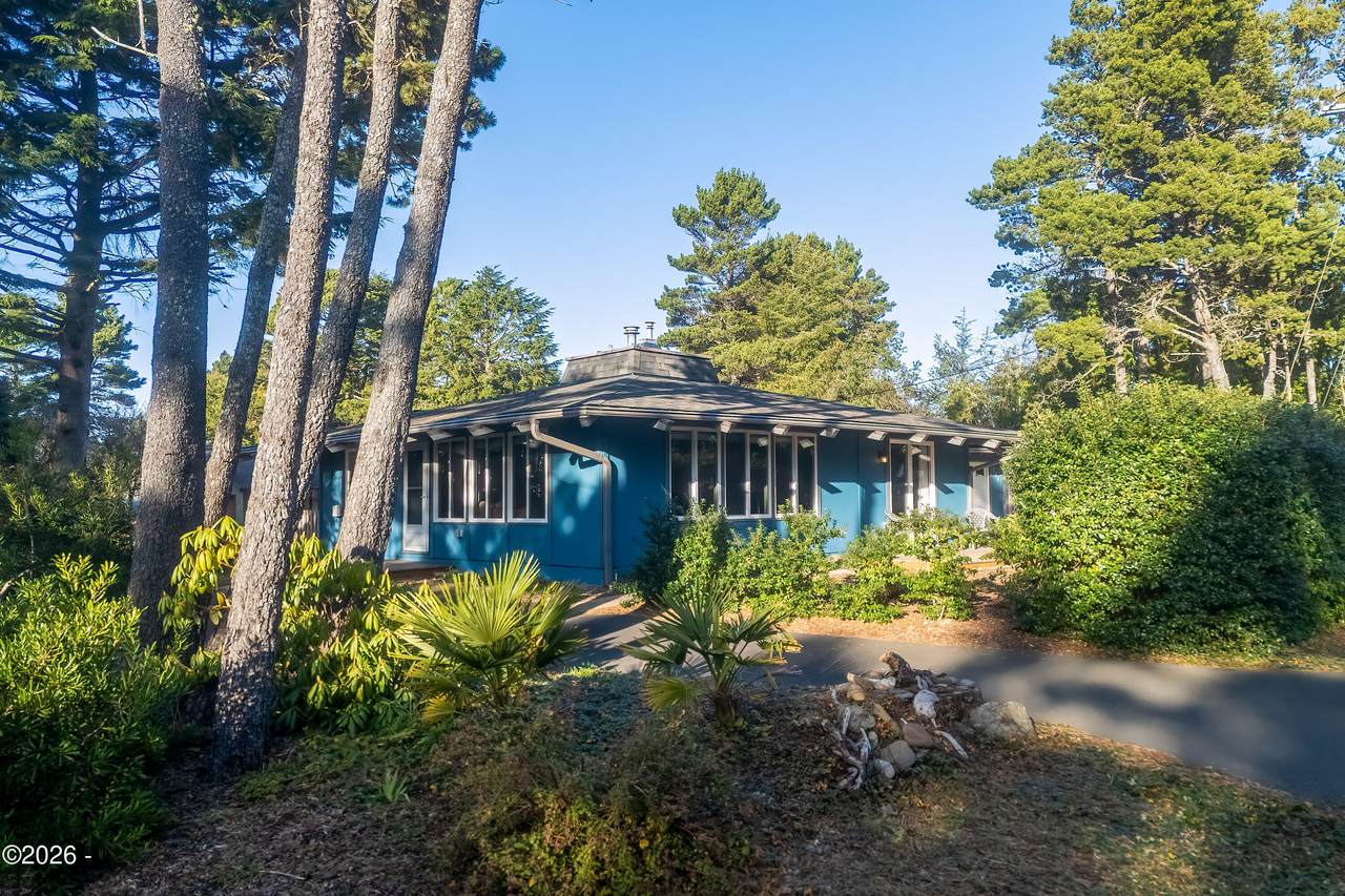 225 Monterey Avenue - Photo 1