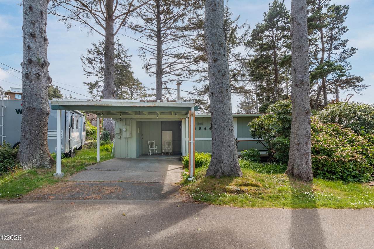 1844 33rd Street - Photo 1