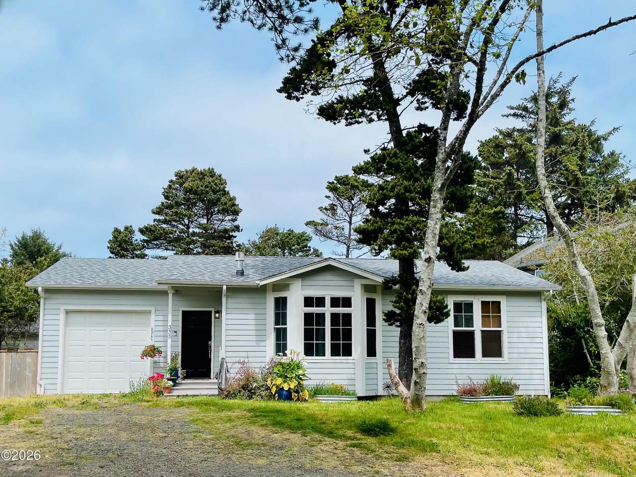 335 South Point Street - Photo 1