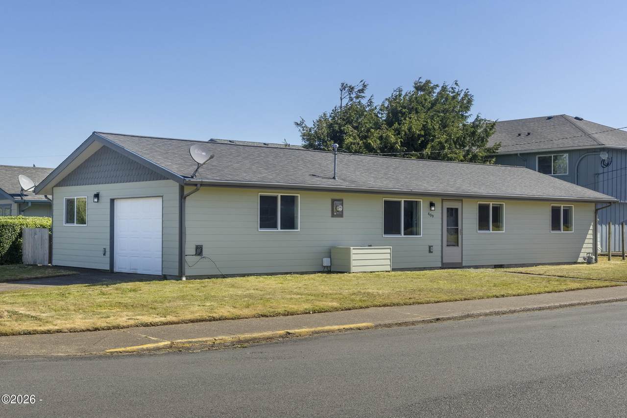 409 4th Street - Photo 1