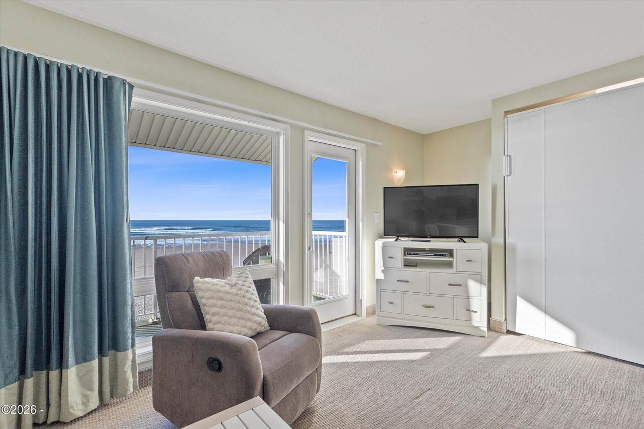 171 Hwy 101 - Photo 1