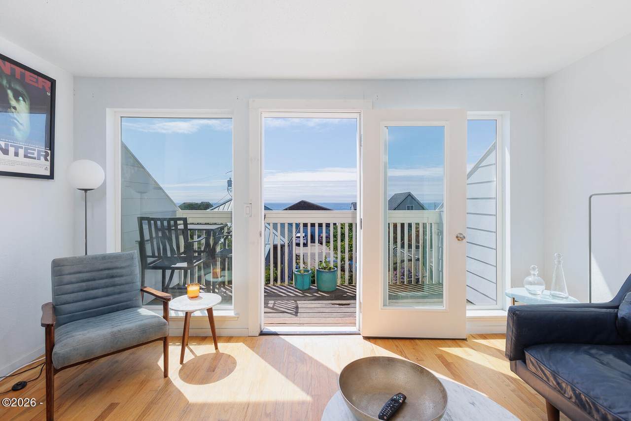 425 Brook Street - Photo 1