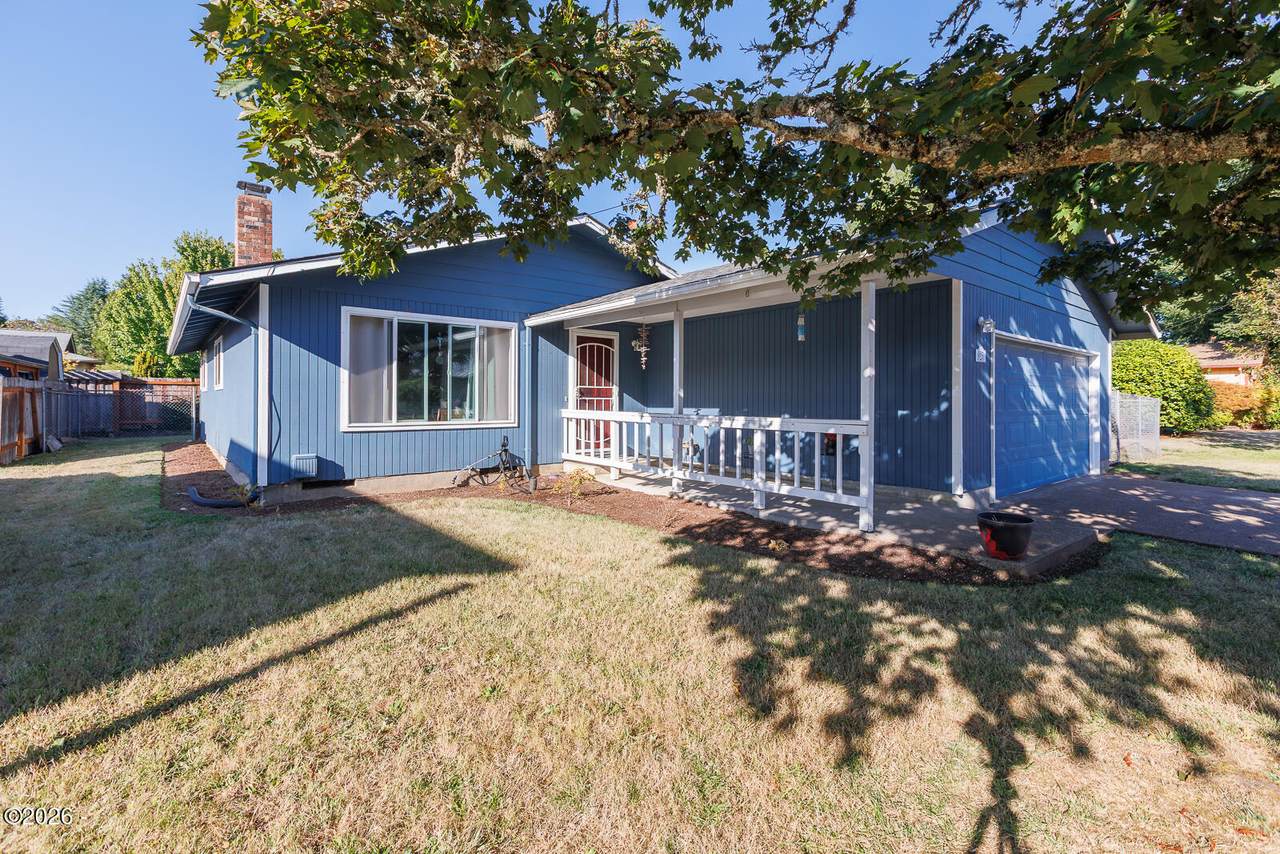 925 Viewmont Avenue - Photo 1