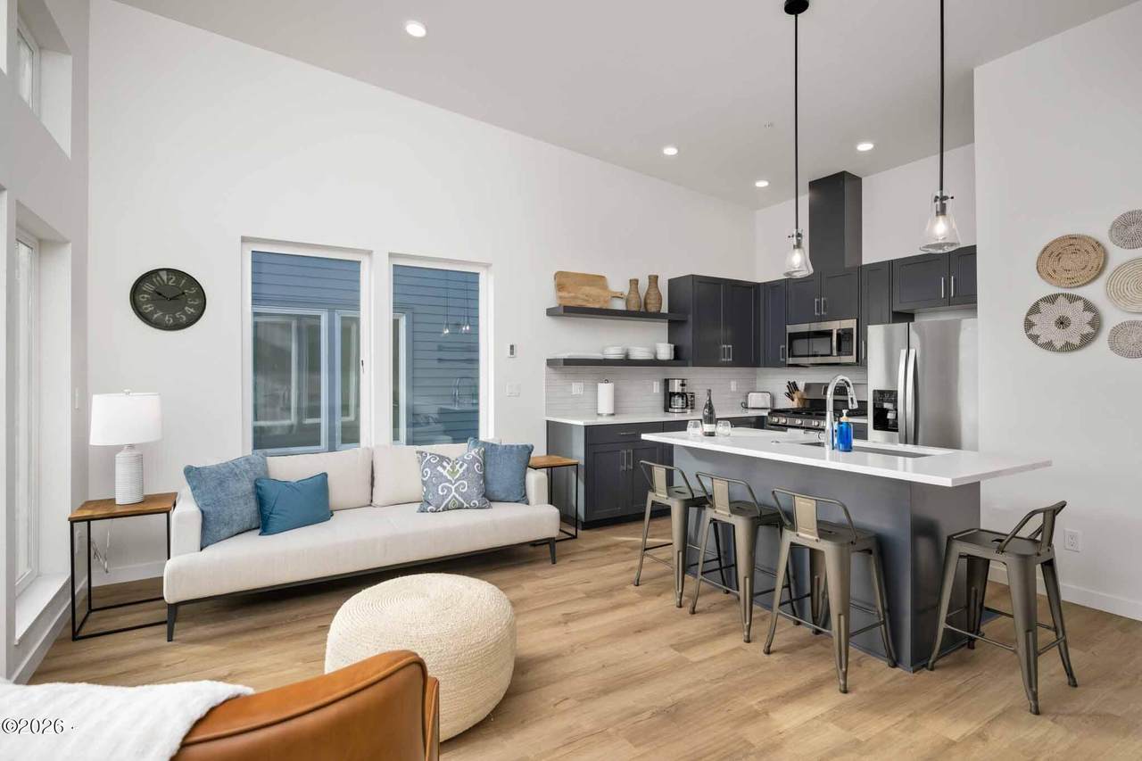 920 48th Street - Photo 1