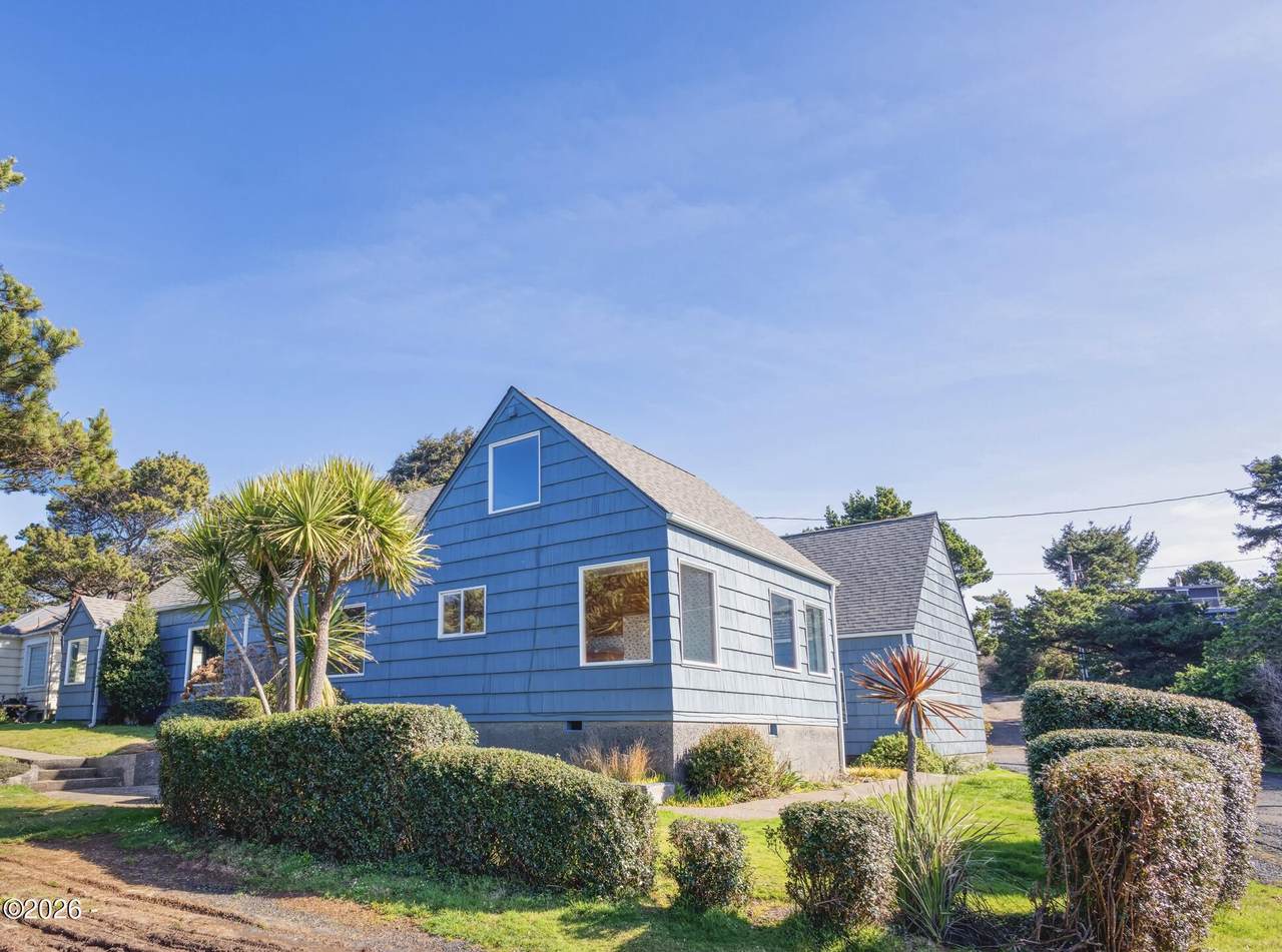 1208 Division Street - Photo 1