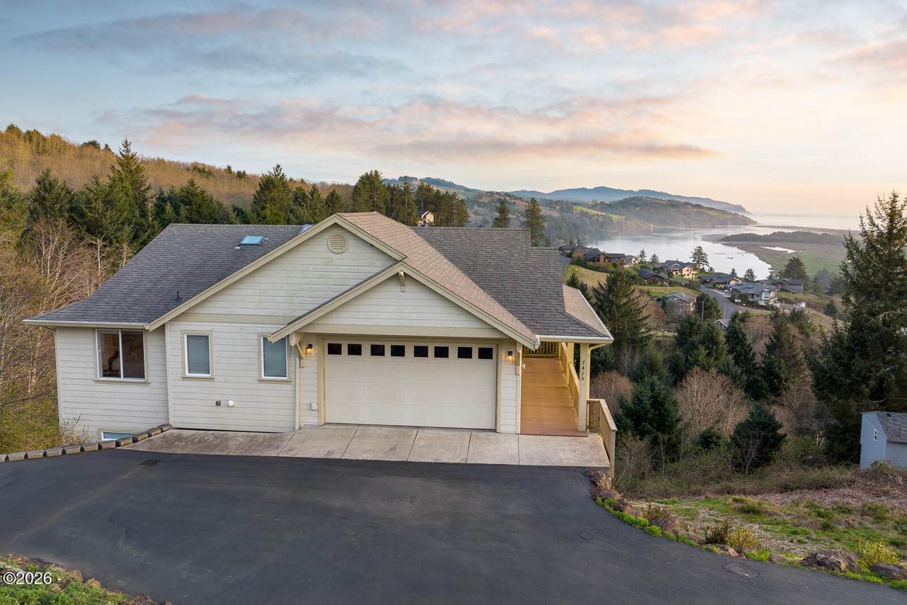 7415 Summit Road - Photo 1