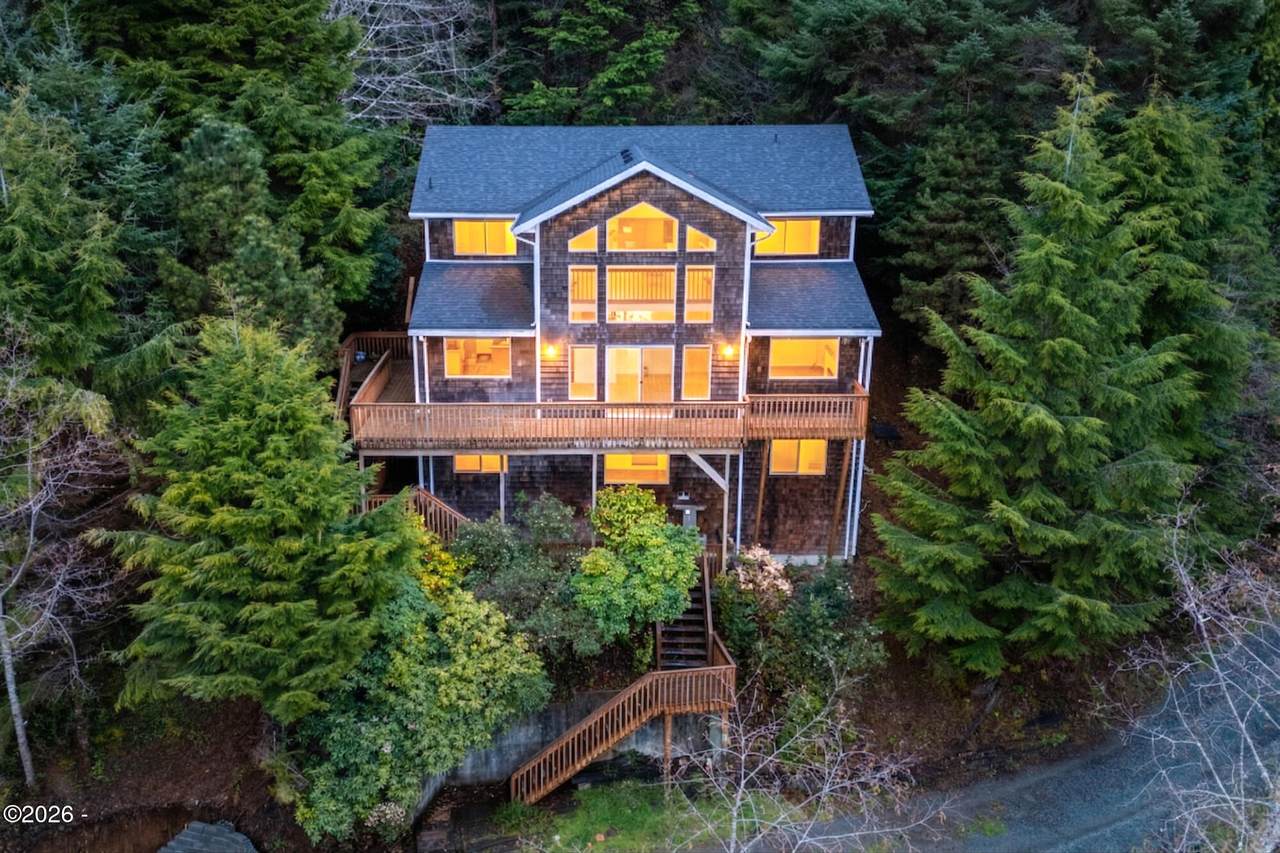 620 Falcon Street - Photo 1