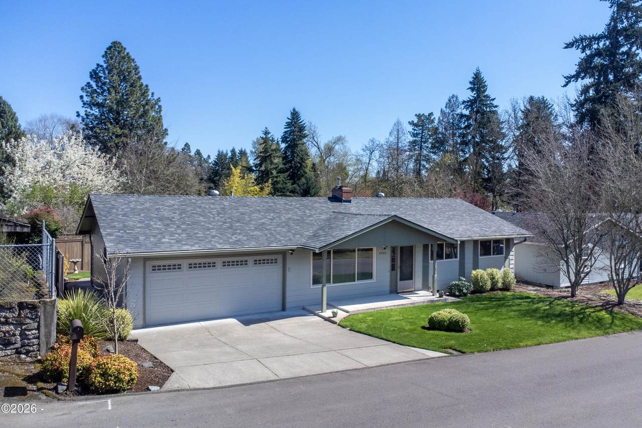 2840 Summer Street - Photo 1