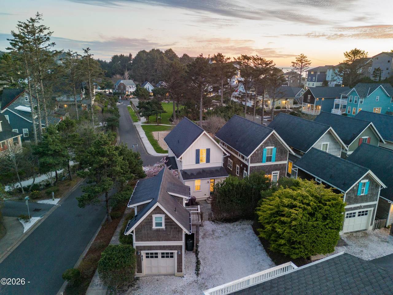 617 27th Way - Photo 1