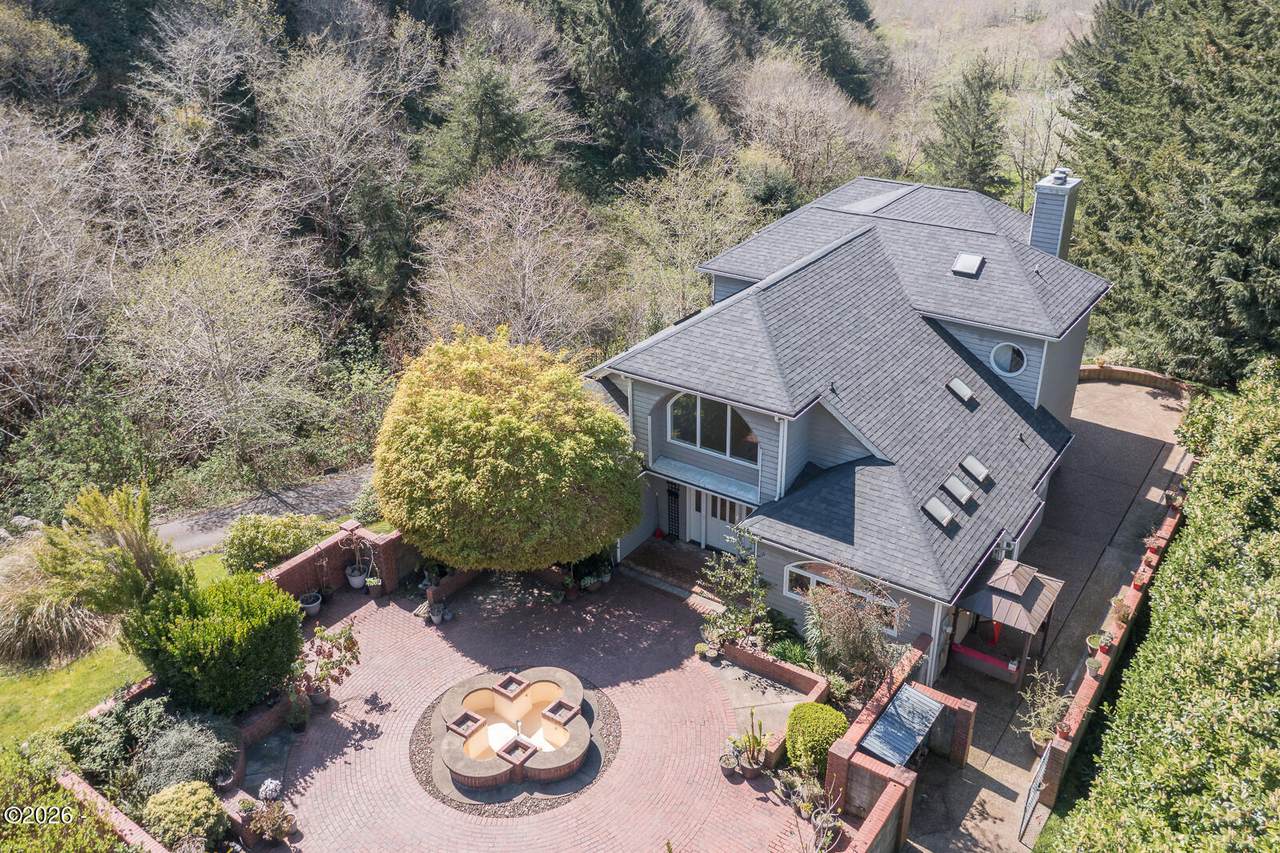 626 Bayview Loop - Photo 1
