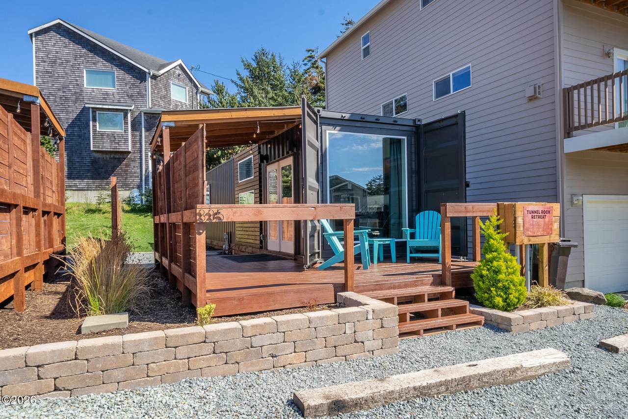 335 Hillsdale Street - Photo 1