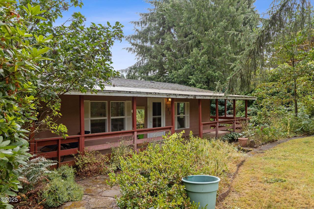 353 Deerlane Drive - Photo 1