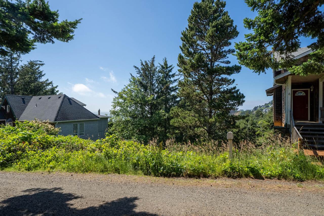 TL 16500 Castle Drive - Photo 1