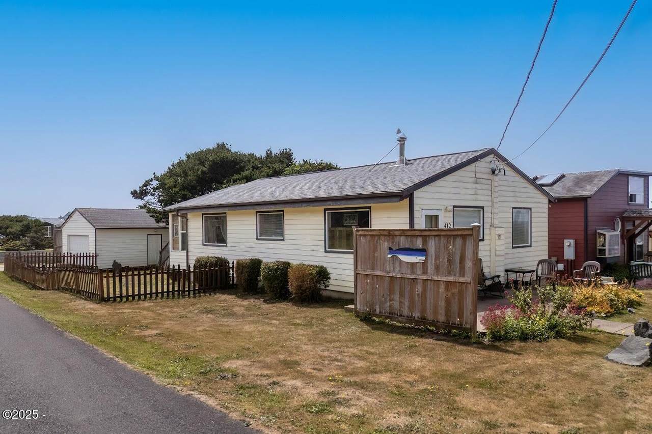 412 Marine Drive - Photo 1