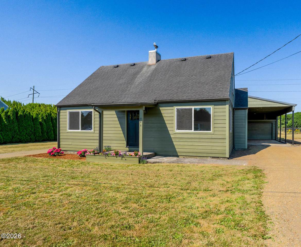 606 Evergreen Drive - Photo 1