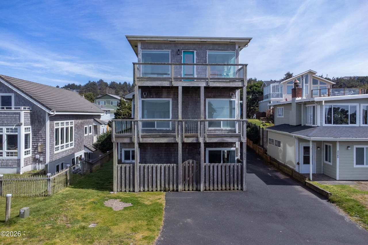 5220 Jetty Avenue - Photo 1