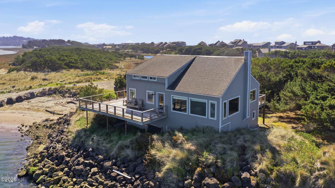 33 Marine Lane - Photo 1