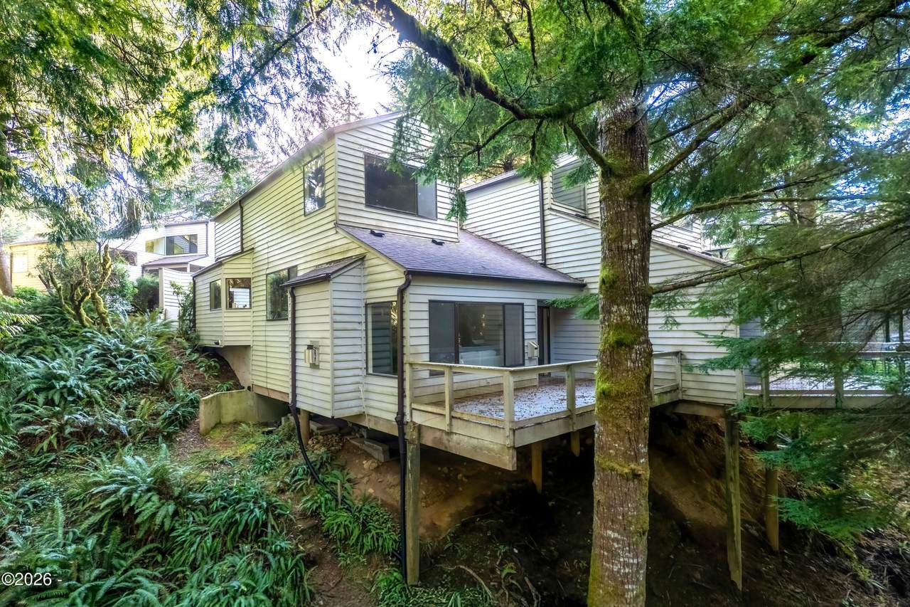 600 Island Dr - Photo 1