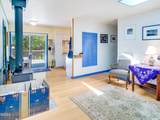 2711 Hemlock Drive - Photo 4