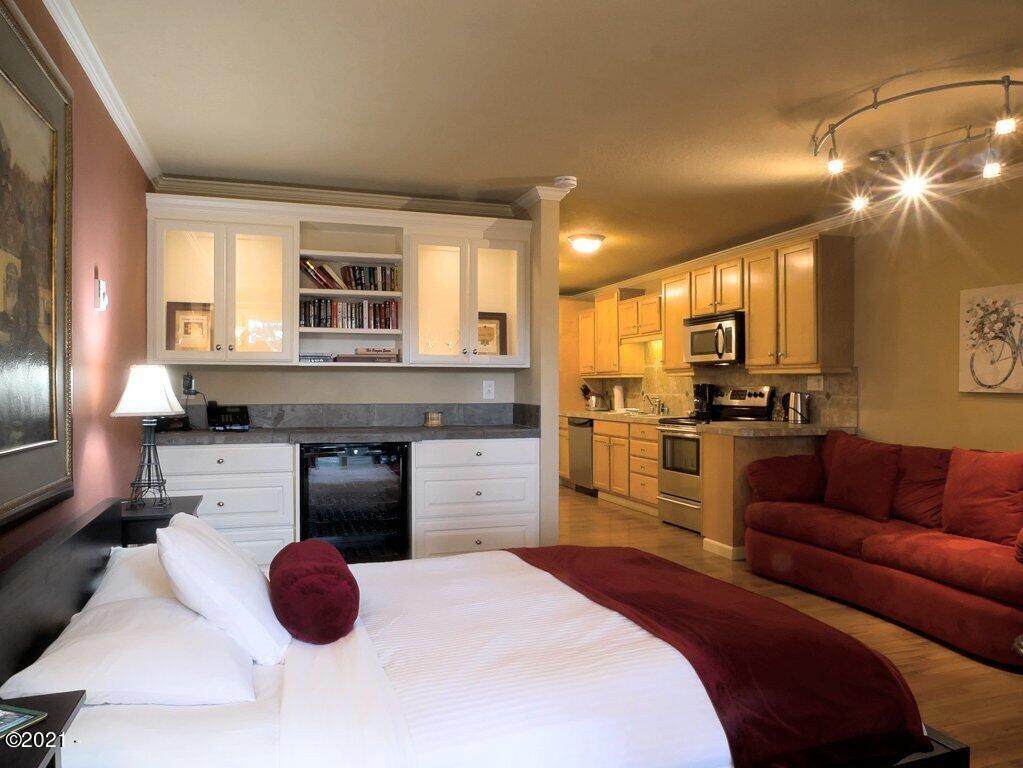 301 Otter Crest Dr - Photo 1