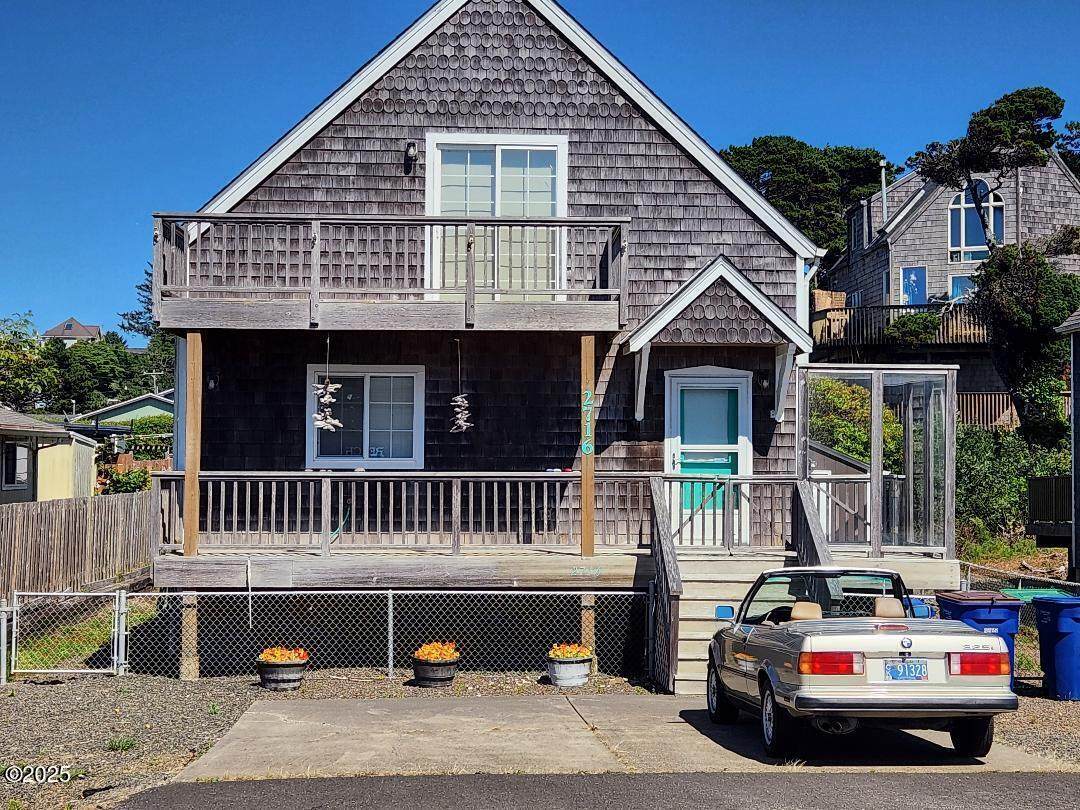 2716 Jetty Avenue - Photo 1