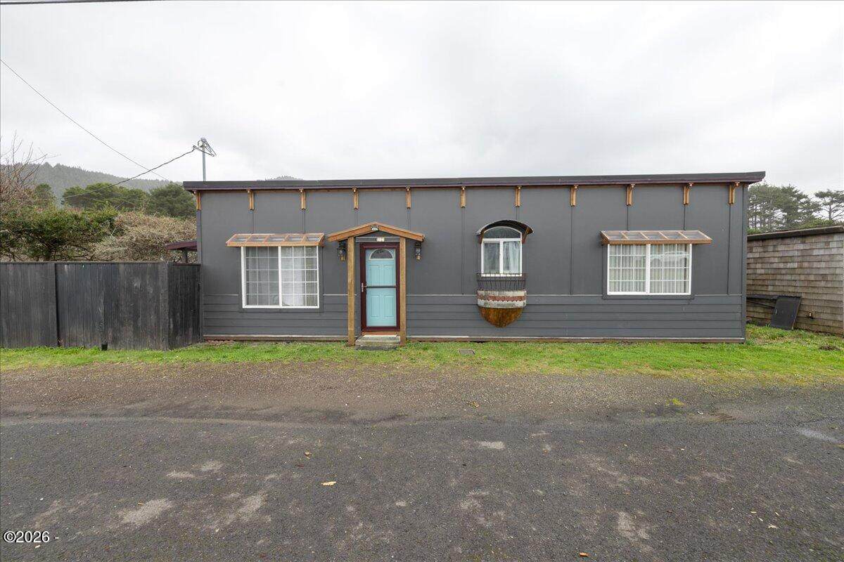 1940 Highway 101 - Photo 1