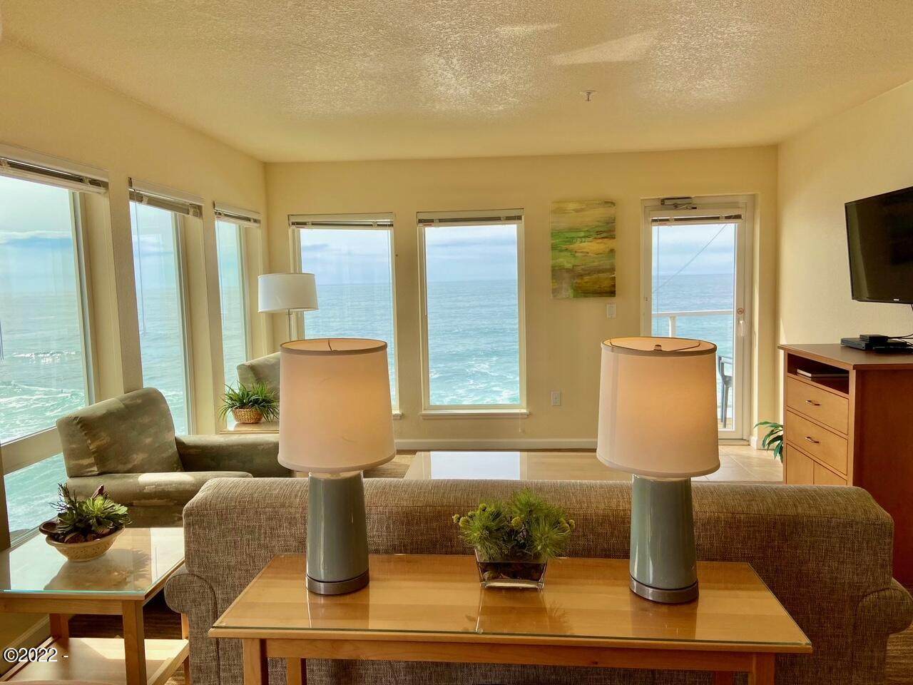 939 Hwy 101 - Photo 1