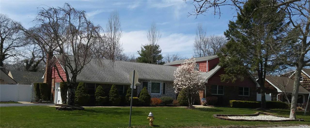 76 Bayview Ave - Photo 1