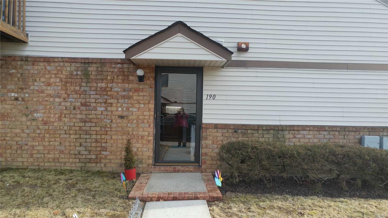 190 Poplar Ct - Photo 1