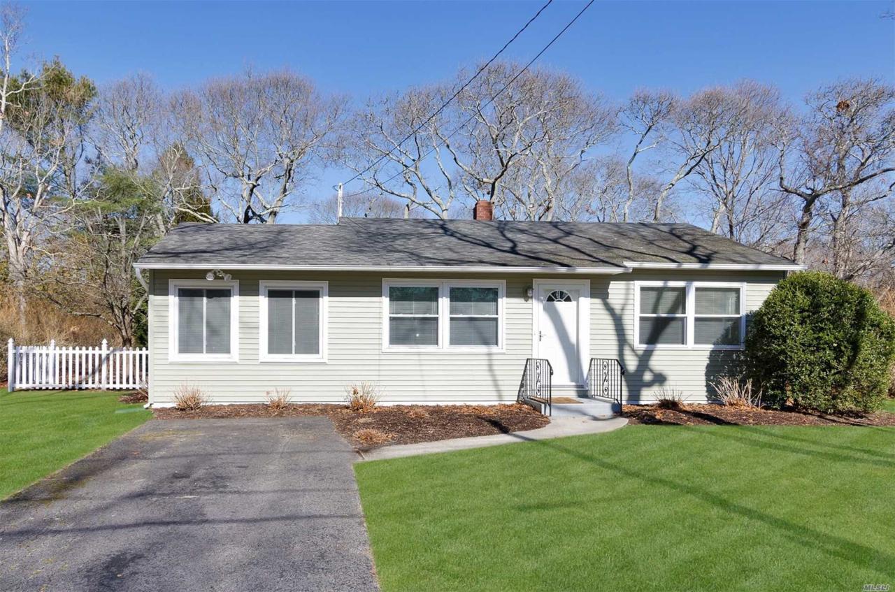 20 Chevy Chase Rd - Photo 1
