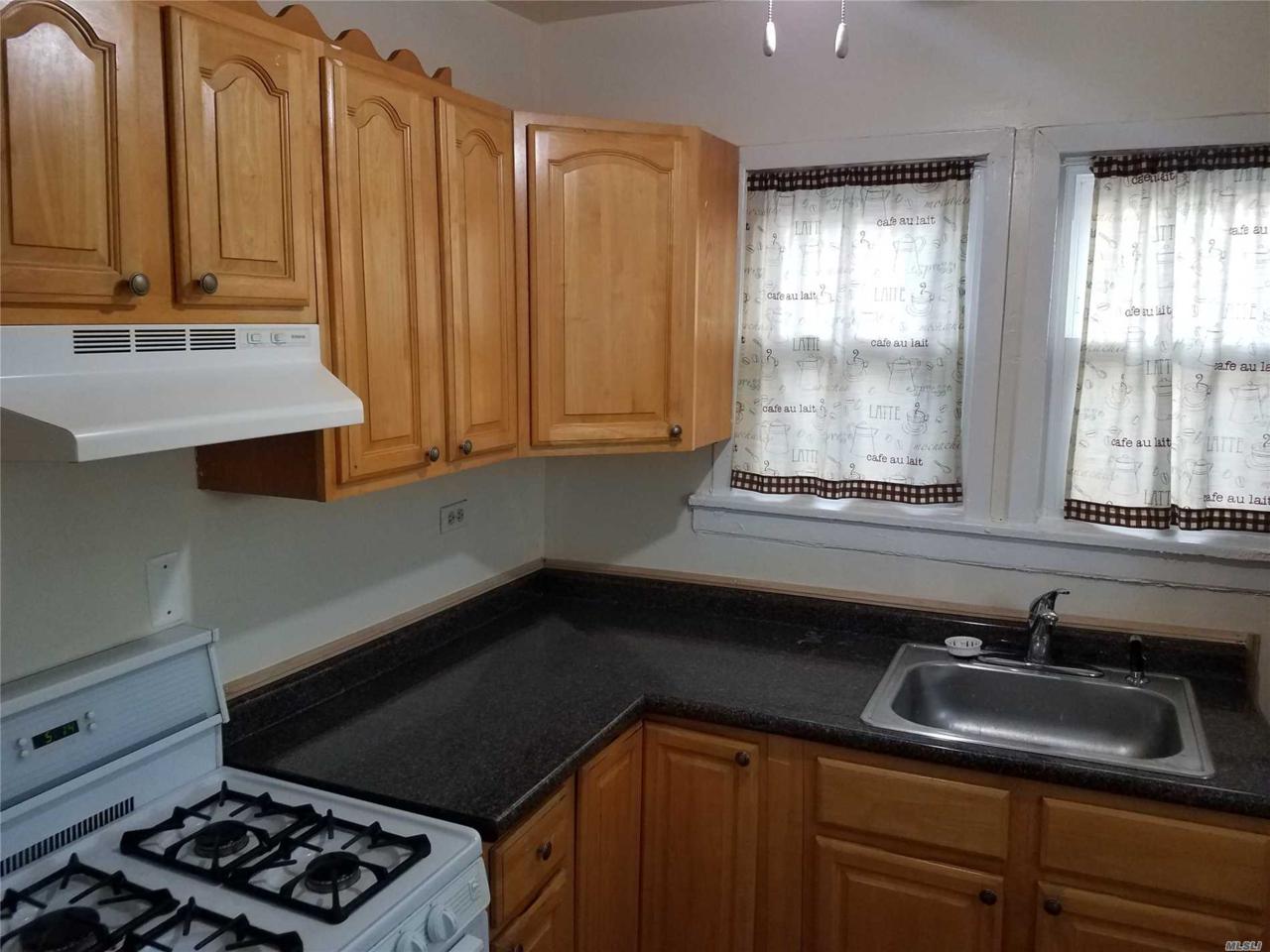 173-25 105 Ave - Photo 1