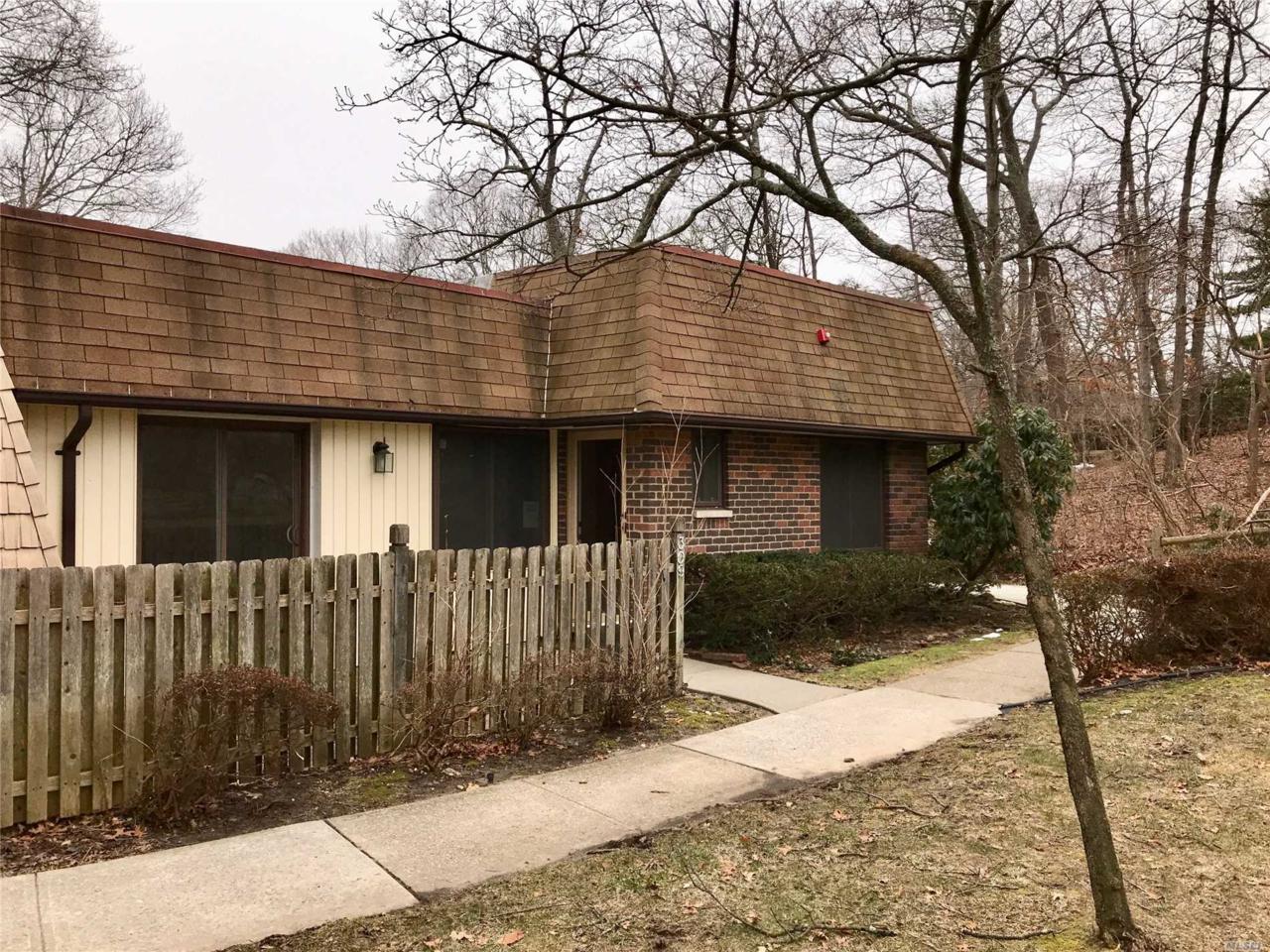 309 Clubhouse Ct - Photo 1