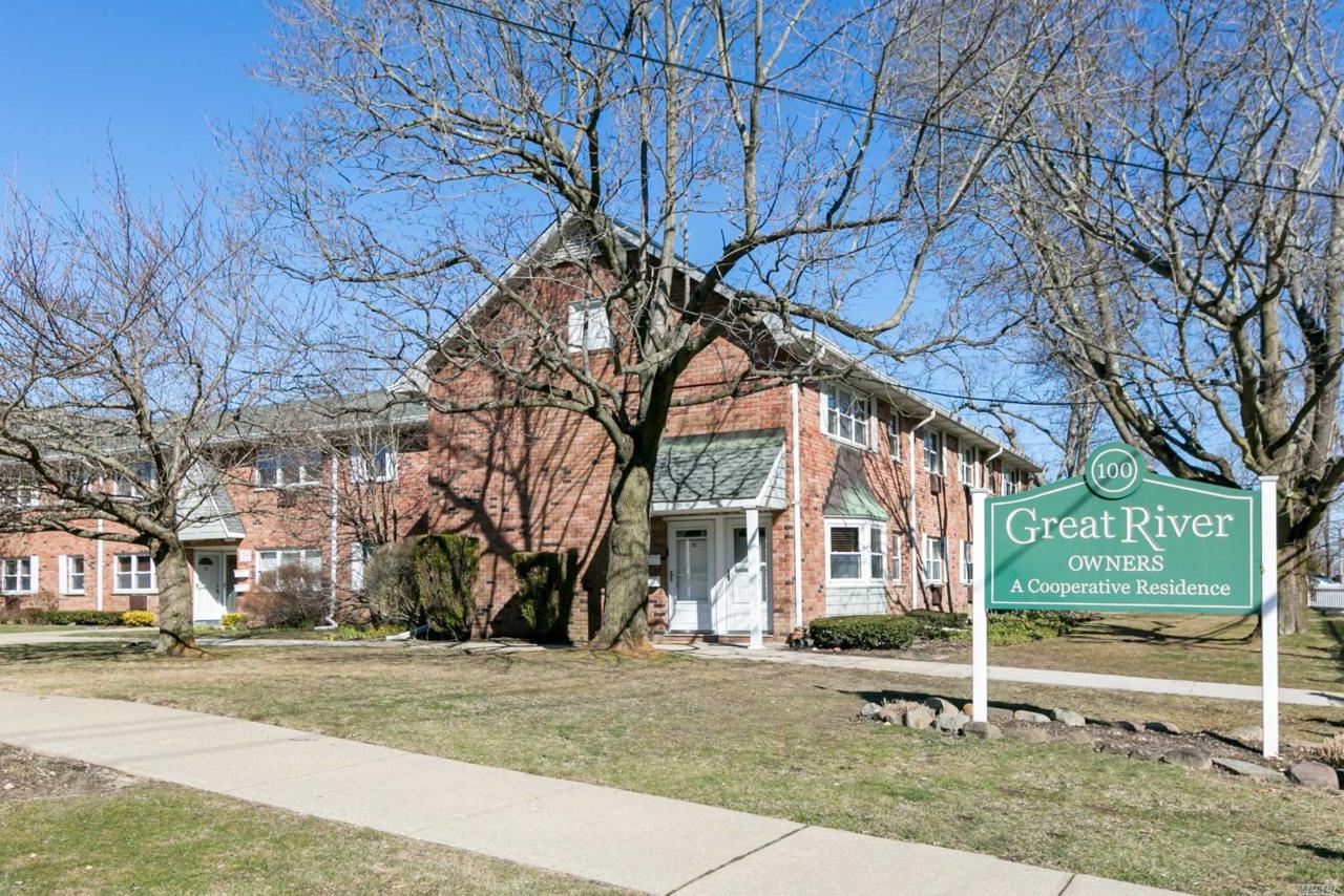 100 Connetquot Ave - Photo 1