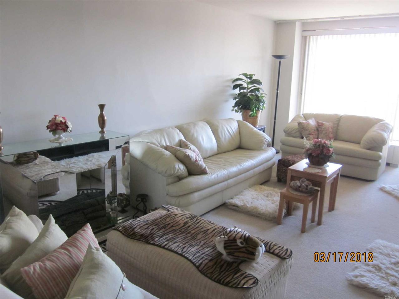 61-20 Grand Central Pky - Photo 1