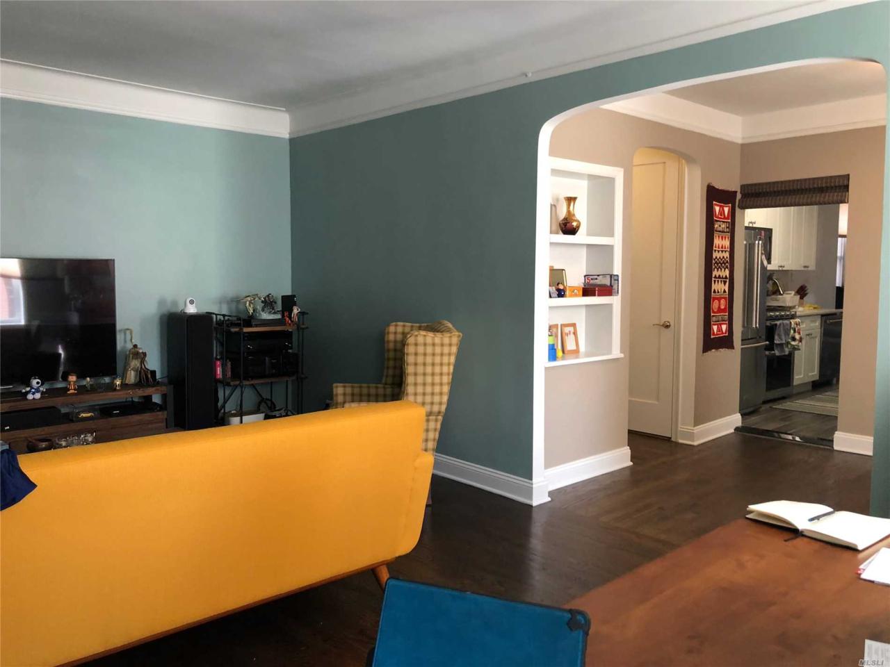 111-15 75 Ave - Photo 1