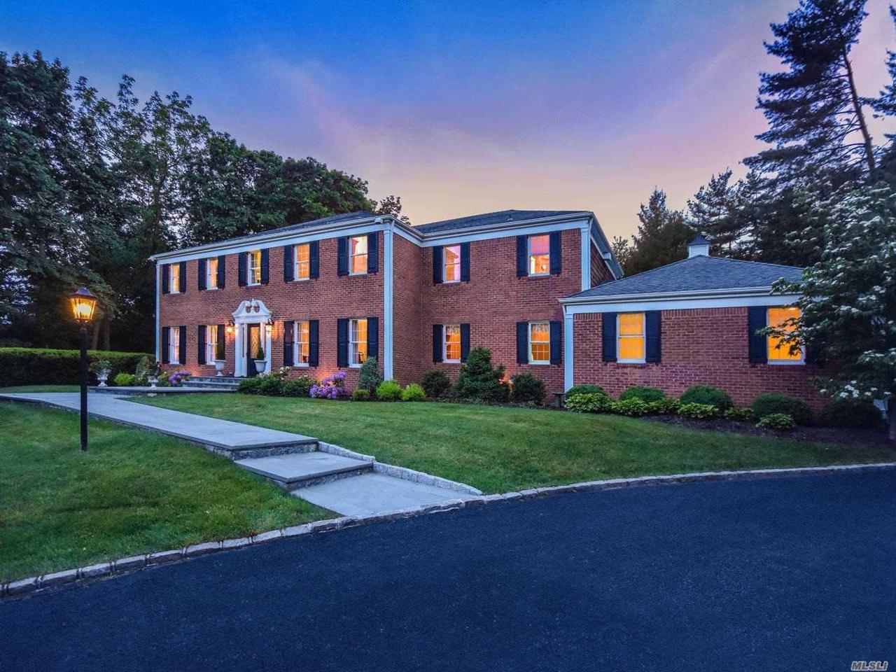 1 Woodhollow Ln - Photo 1