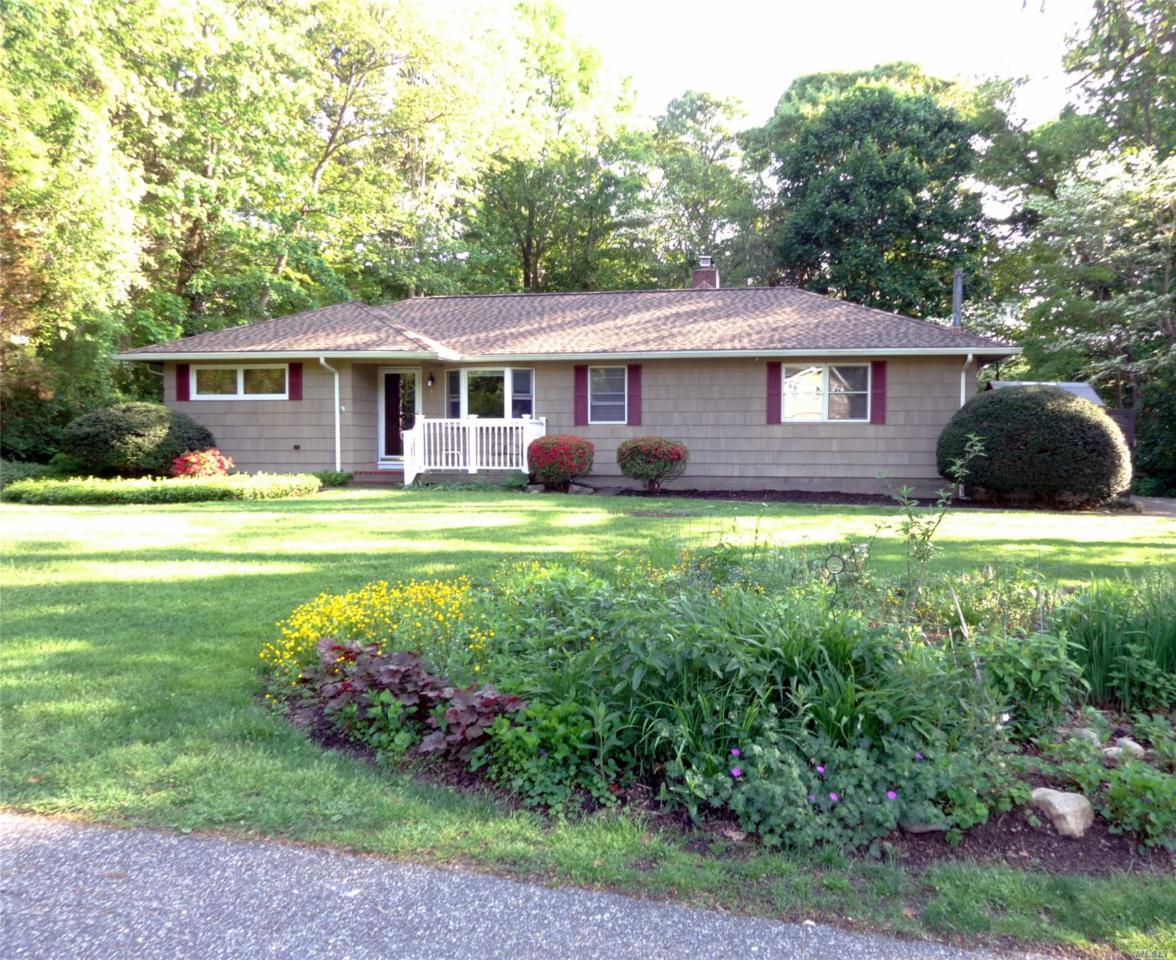 4 Dogwood Ln - Photo 1