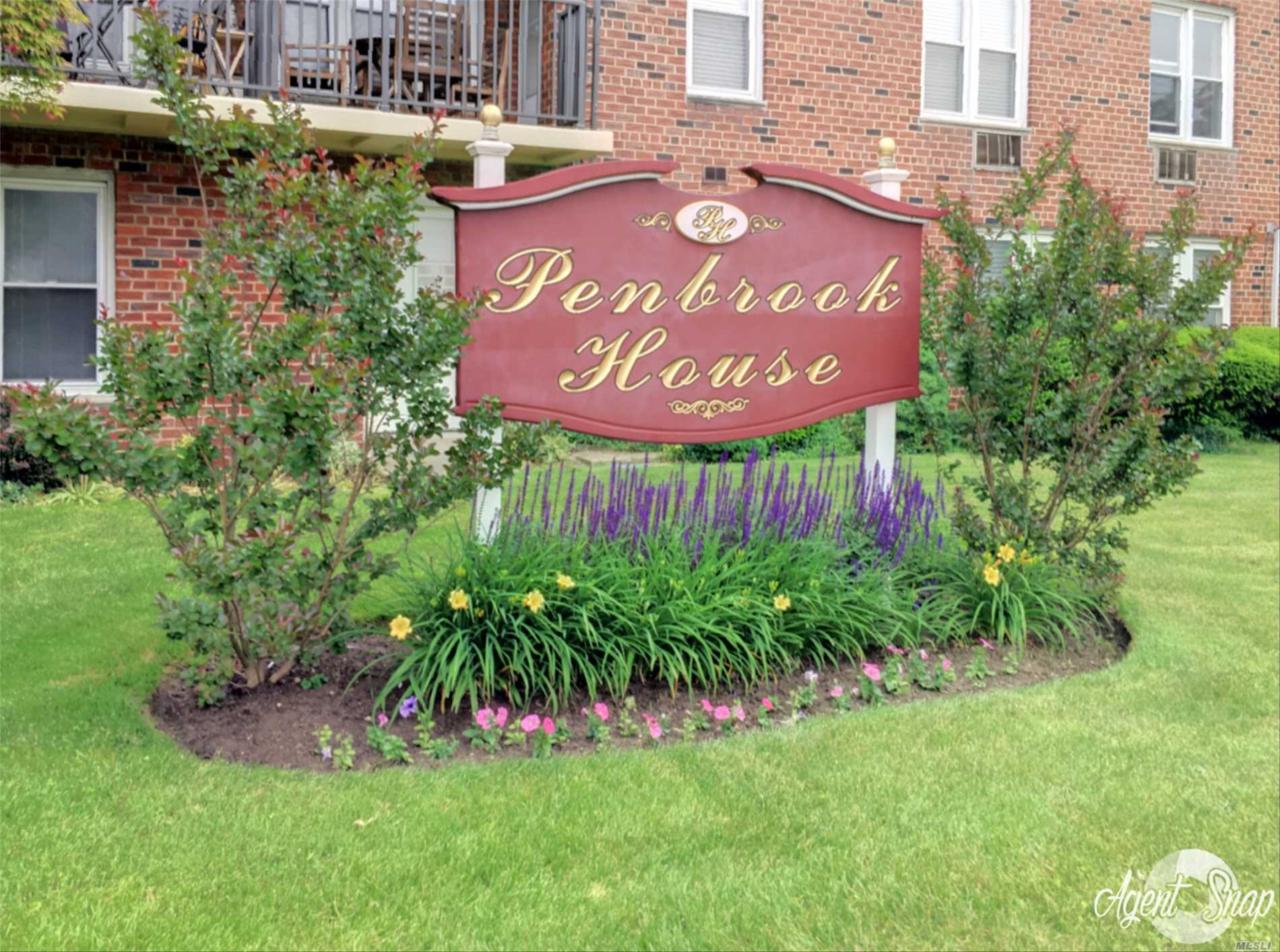 60 Hempstead Ave - Photo 1