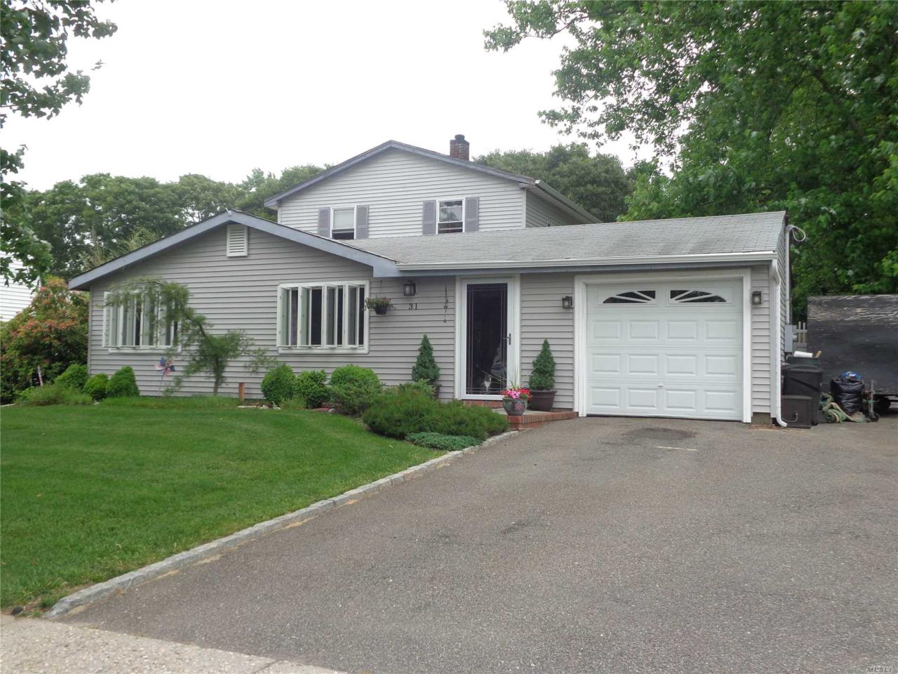 31 Imperial Dr - Photo 1