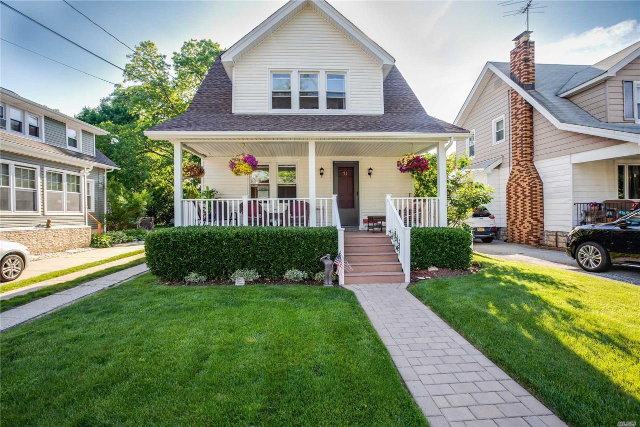 71 Rolling St - Photo 1
