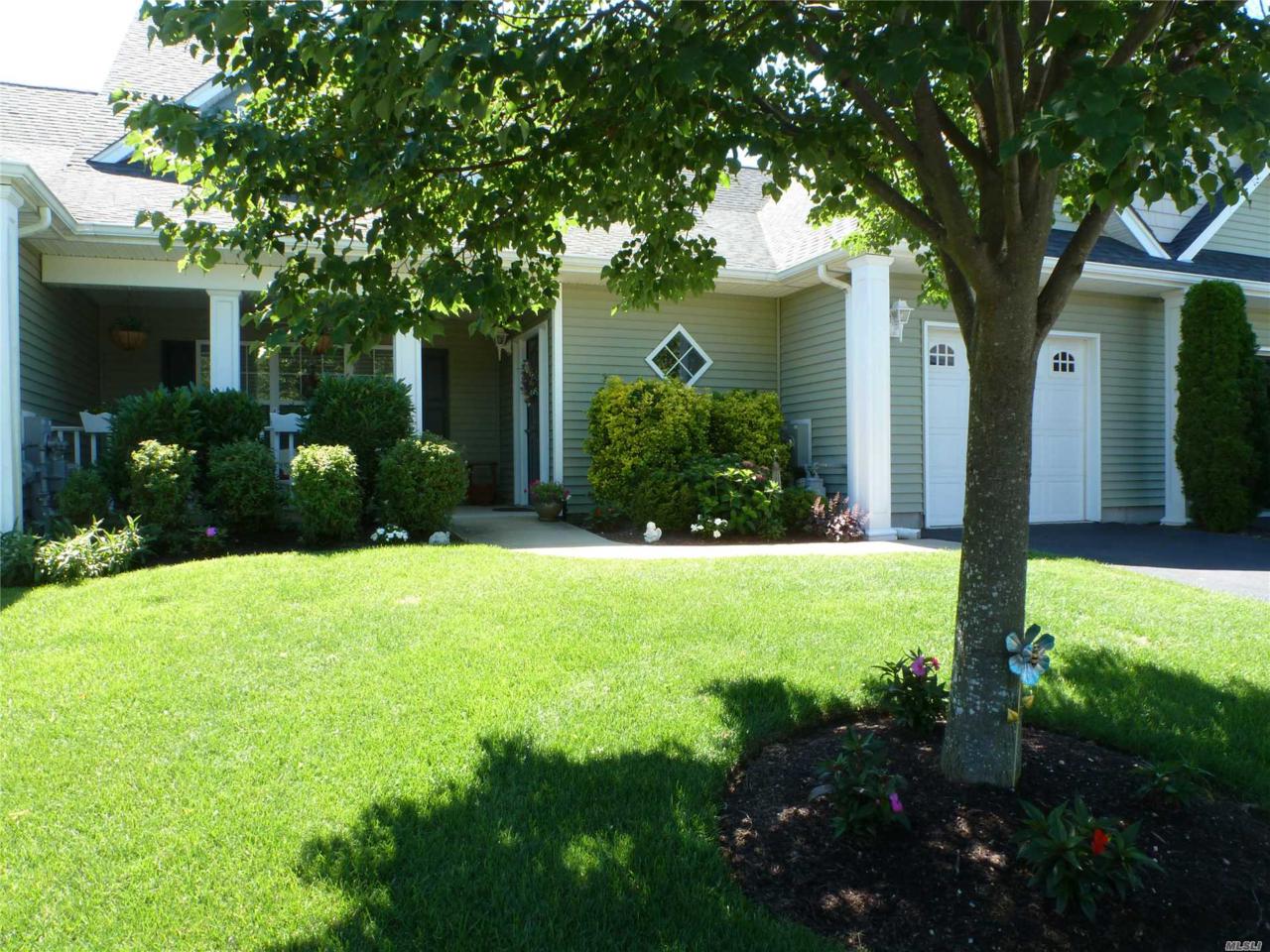 53 Stoneleigh Dr - Photo 1