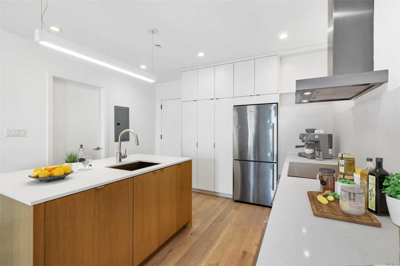 762 Park Pl - Photo 1