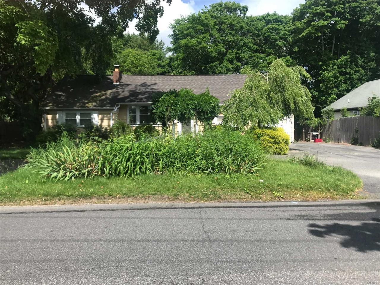4 Roosevelt Blvd - Photo 1