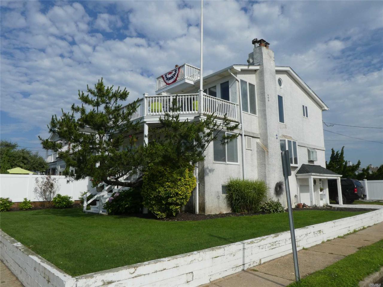 92 Royat St - Photo 1