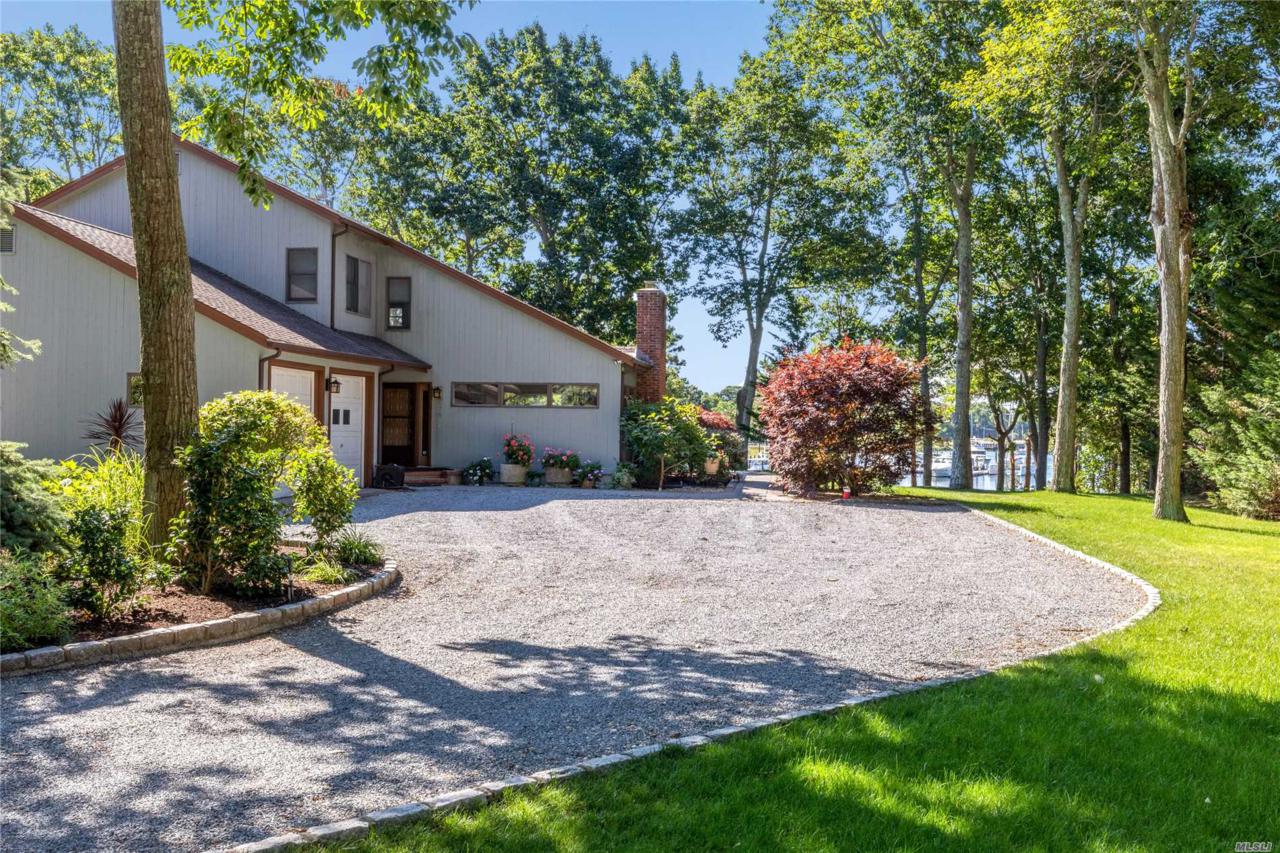 675 Westview Dr - Photo 1