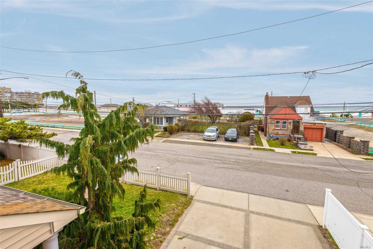 2064 Pacific Blvd - Photo 1