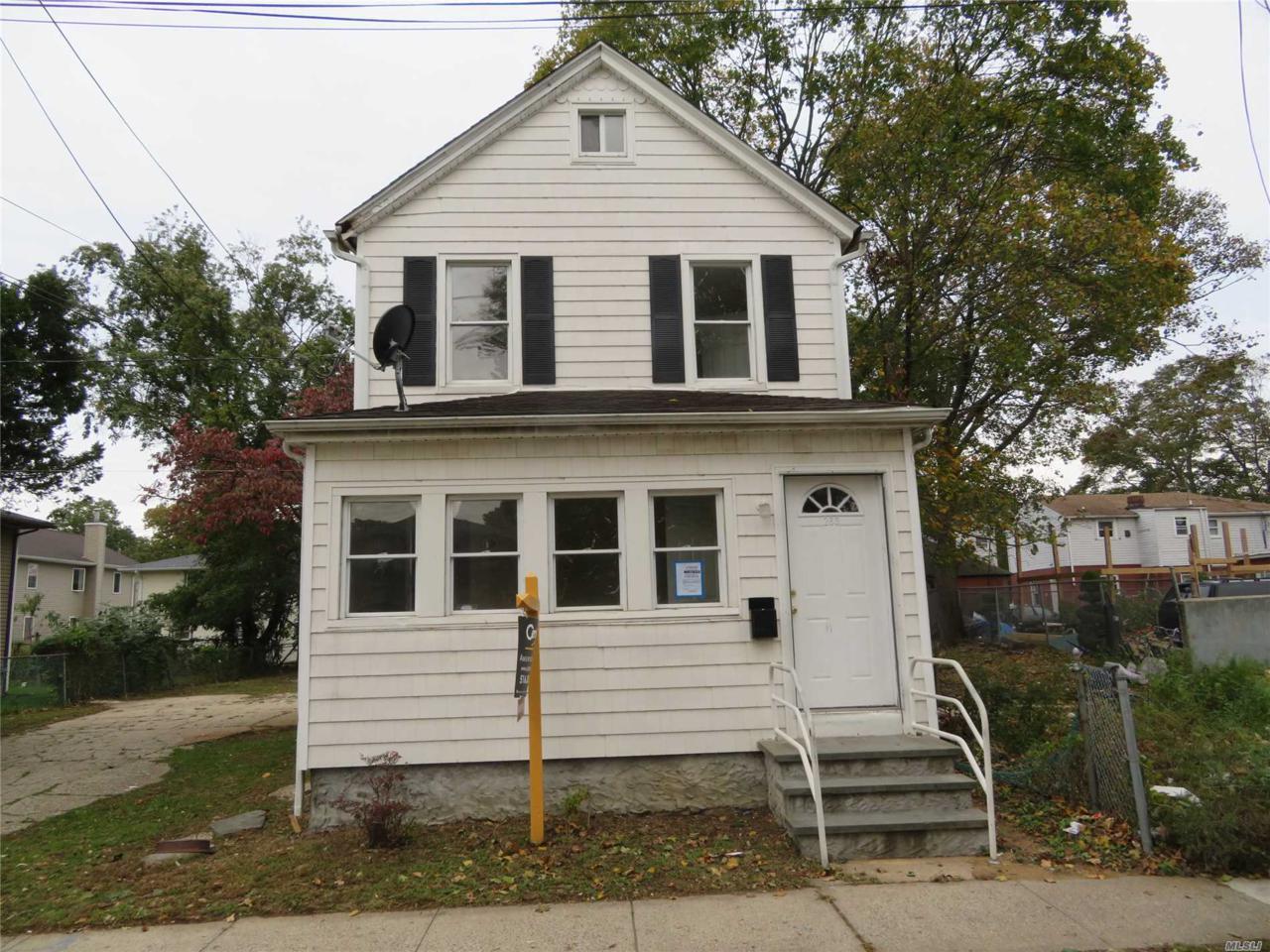263 Sheridan St - Photo 1