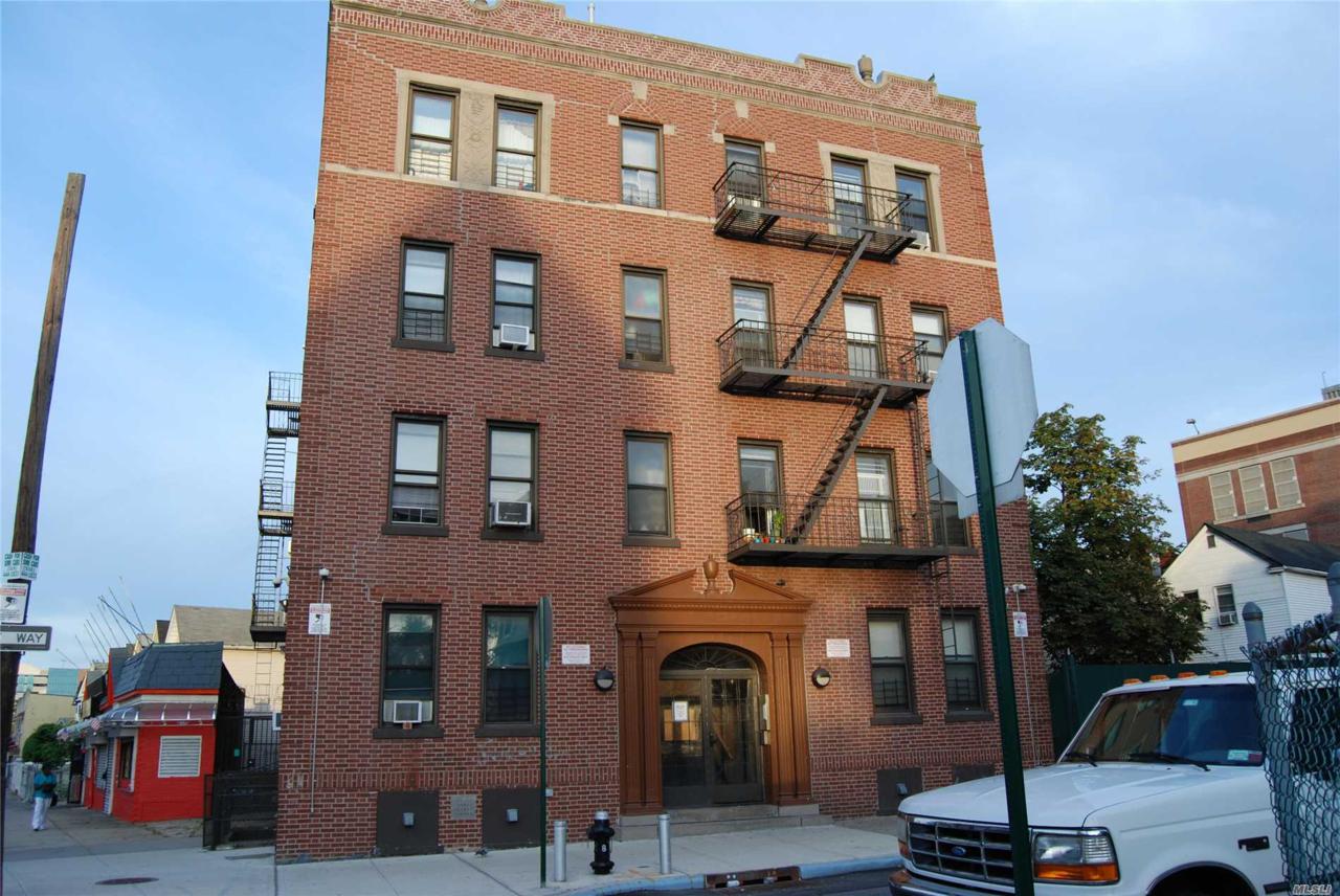 88-40 144 St - Photo 1