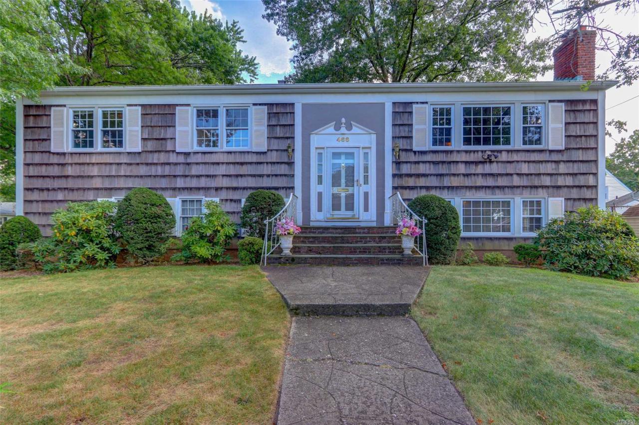 466 Old Country Rd - Photo 1