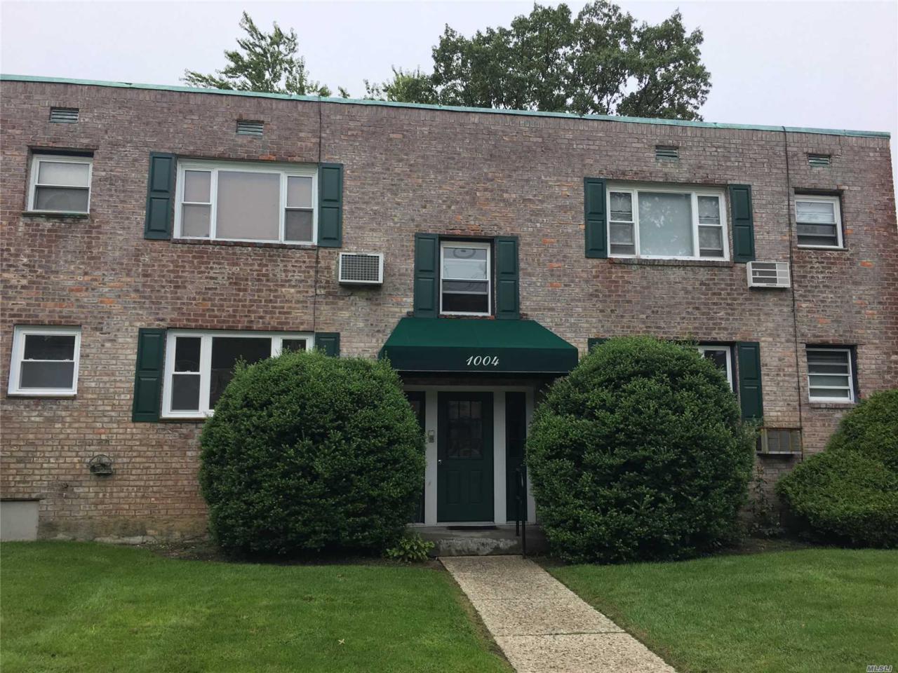1004 Rottkamp St - Photo 1
